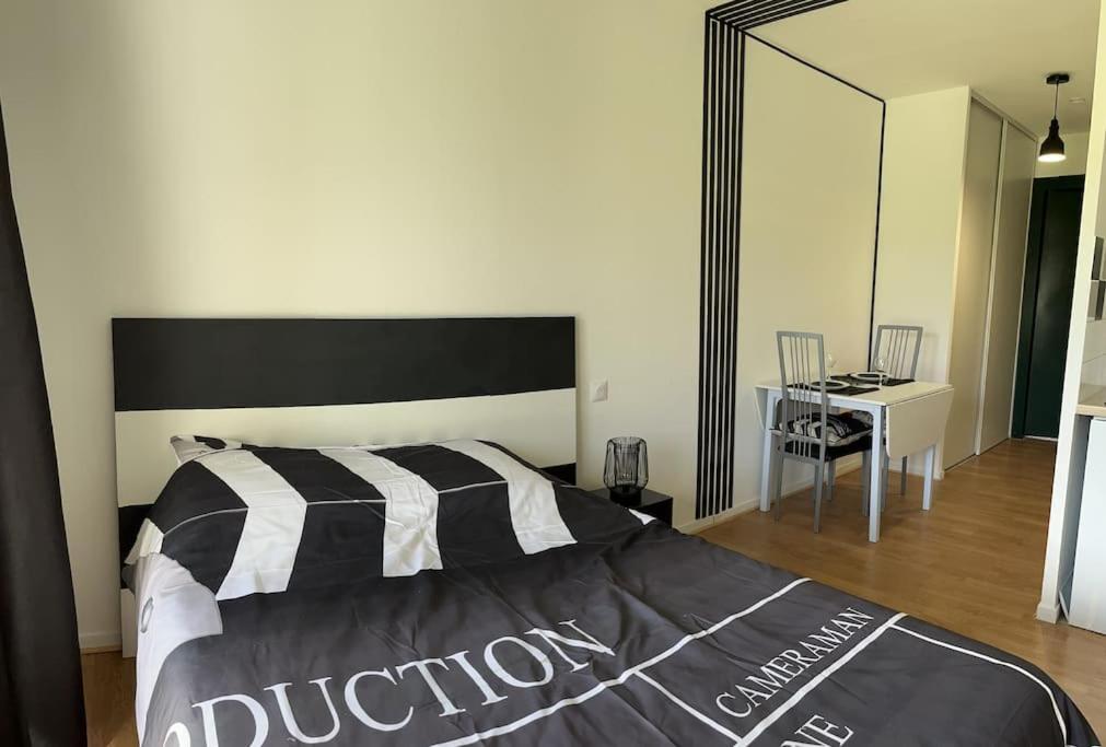 Apartment Avec Piscine Pres D'honfleur *